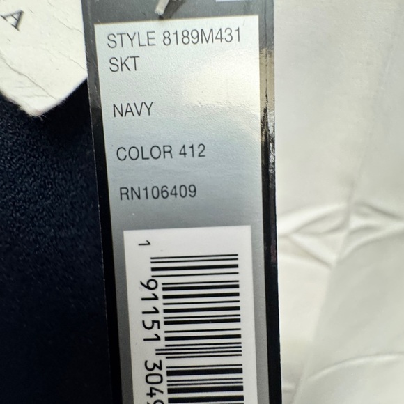 Tahari Pencil Skirt Navy - Picture 7 of 9